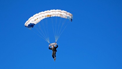 开云体育官网下载安装-“高海拔冲刺：雪山赛段的极限考验”，雪山海拔排名